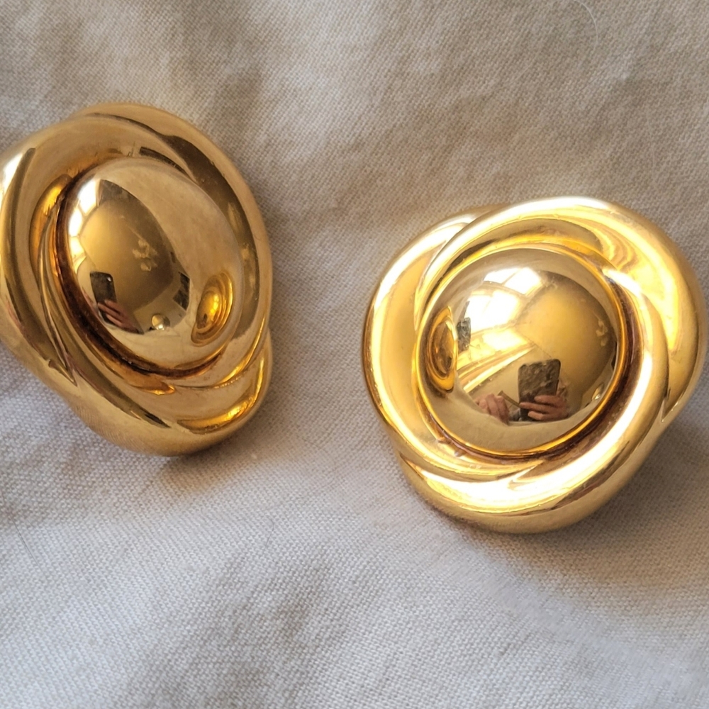 Vintage 90s monet earrings